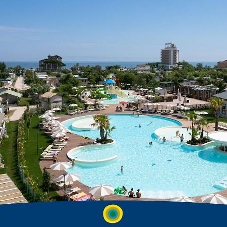 Club Del Sole Romagna Family Resort Ричоне Екстериор снимка
