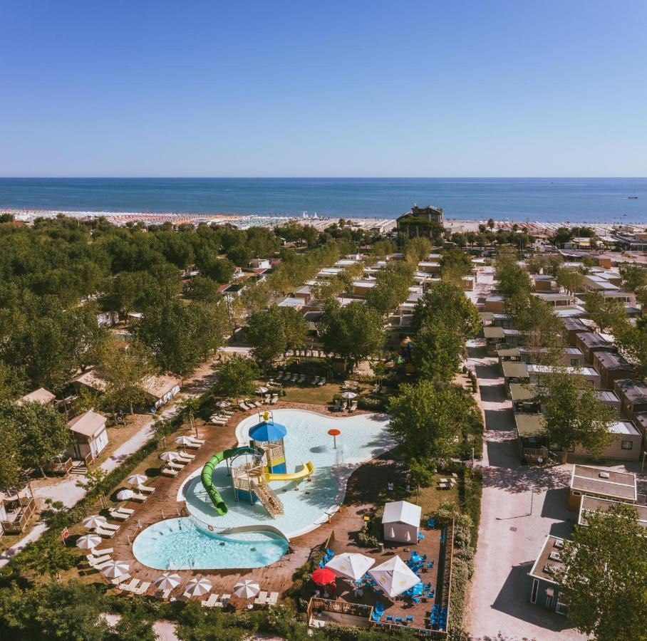 Club Del Sole Romagna Family Resort Ричоне Екстериор снимка