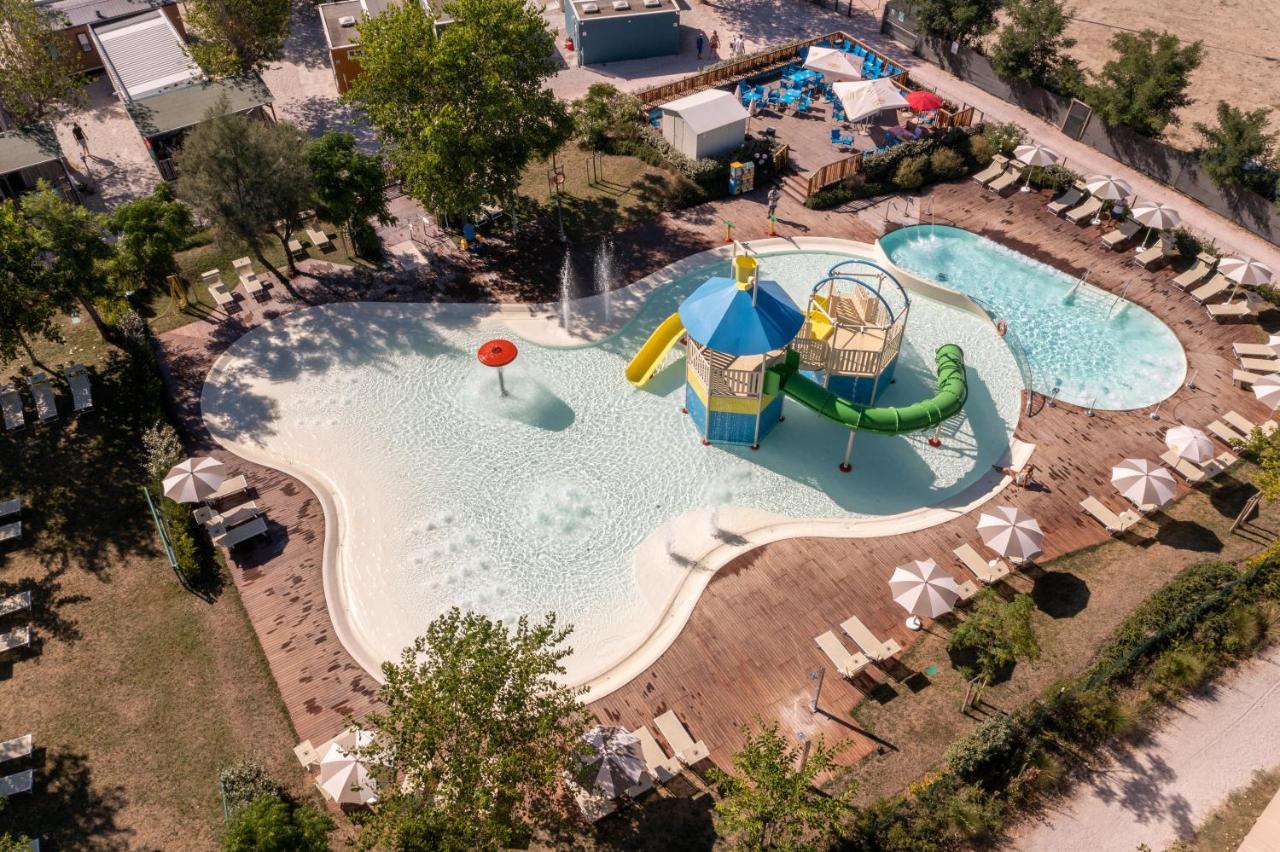Club Del Sole Romagna Family Resort Ричоне Екстериор снимка