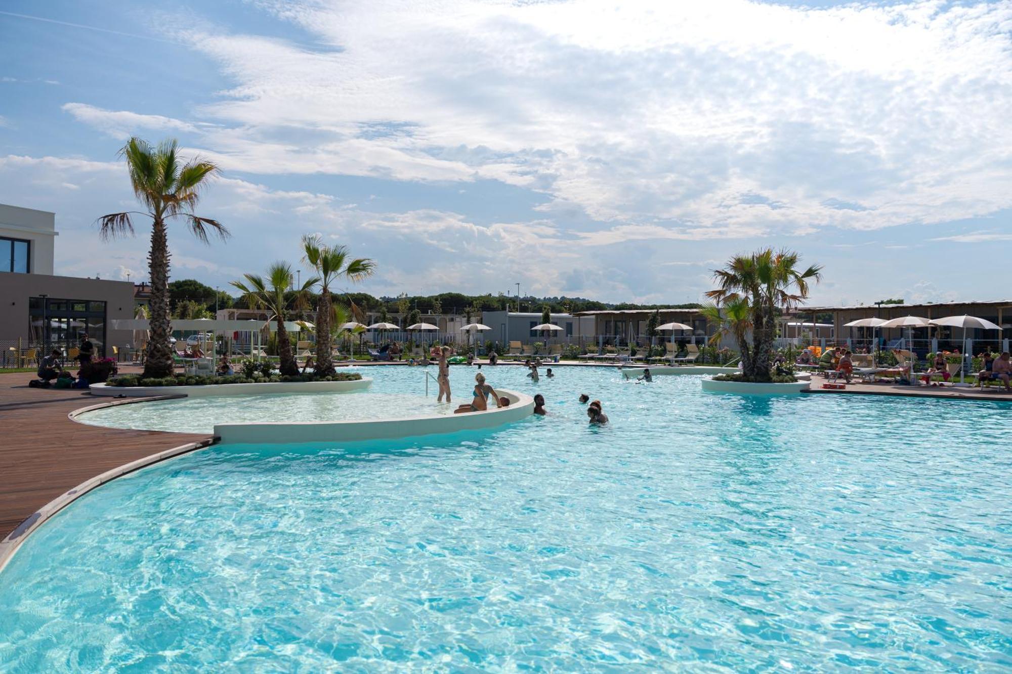 Club Del Sole Romagna Family Resort Ричоне Екстериор снимка