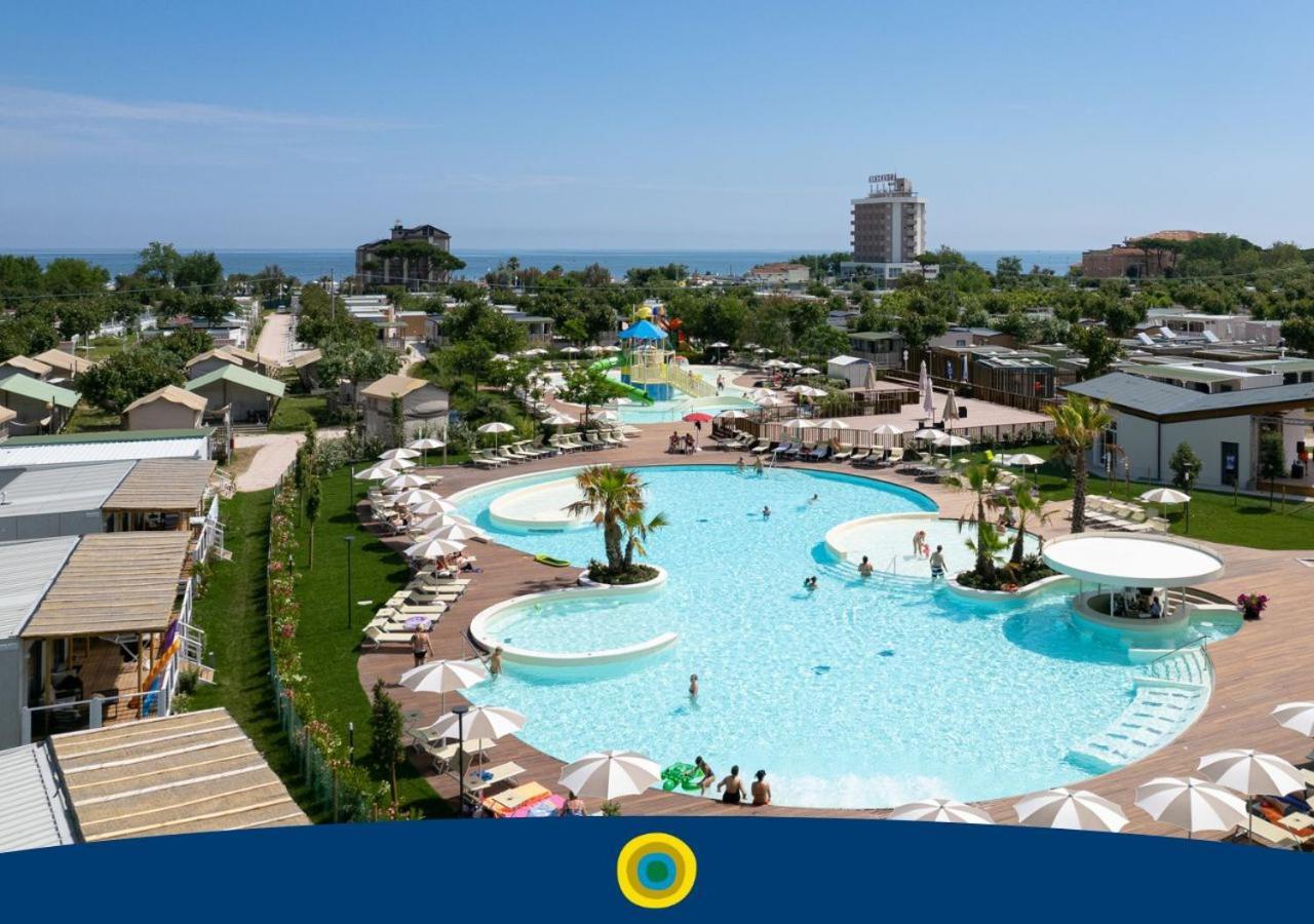 Club Del Sole Romagna Family Resort Ричоне Екстериор снимка